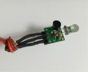 赤外線LEDをトランジスタで点滅させる回路の実装（表面）